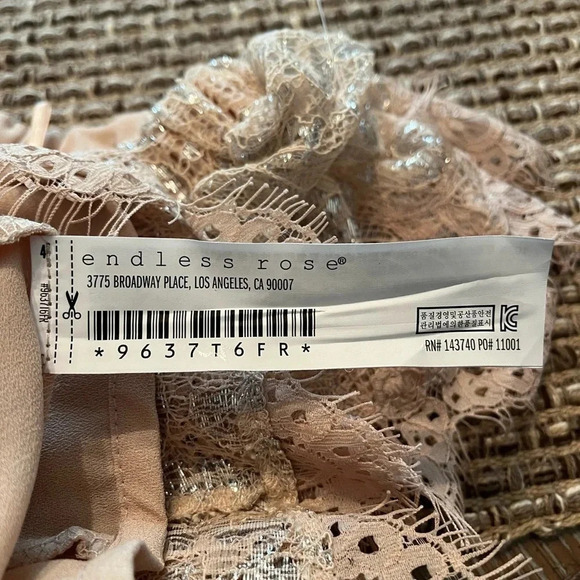 Revolve Endless Rose Off The Shoulder Shimmer light pink & silver top size M NWT - Picture 16 of 16